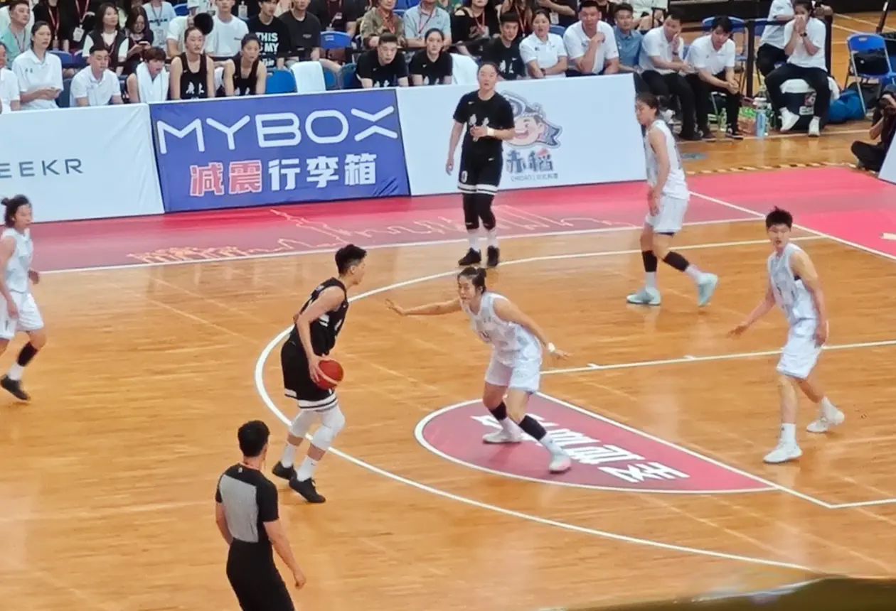 而老将黄思, 中国女篮主